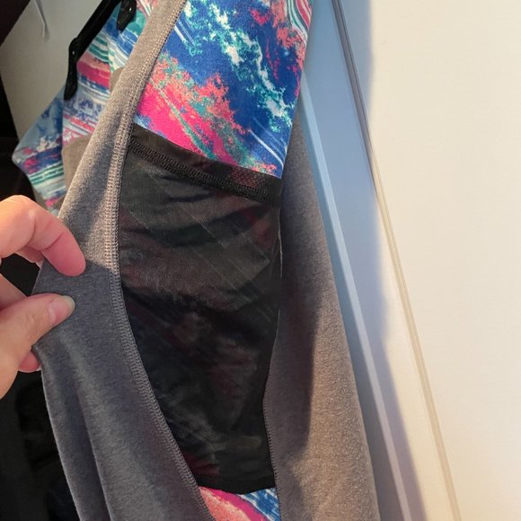 Women's Athletic Plus Size Capris - Picture 5 of 6